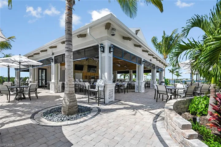 View of patio / terrace with ceiling fan