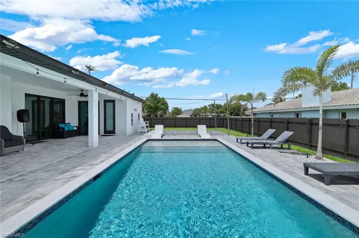 2419 Country Club Blvd, Cape Coral, Florida 33990