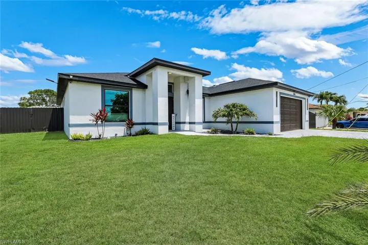 2419 Country Club Blvd, Cape Coral, Florida 33990