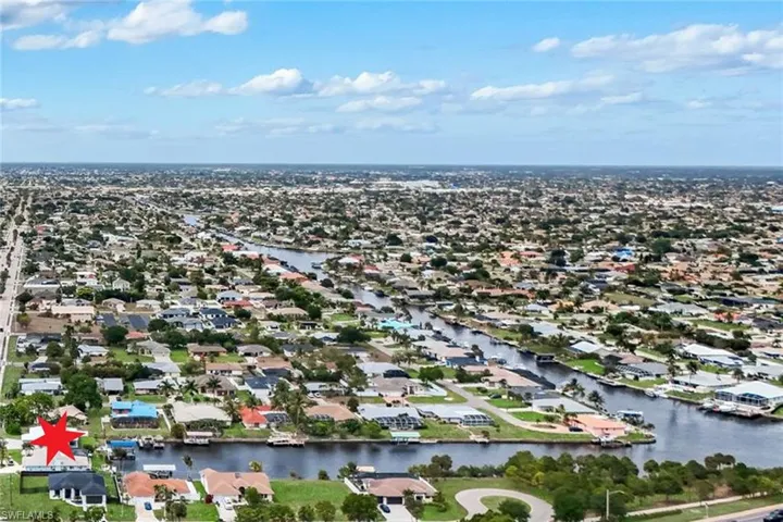 2419 Country Club Blvd, Cape Coral, Florida 33990