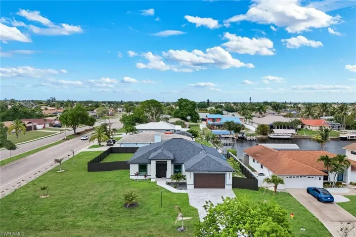 2419 Country Club Blvd, Cape Coral, Florida 33990