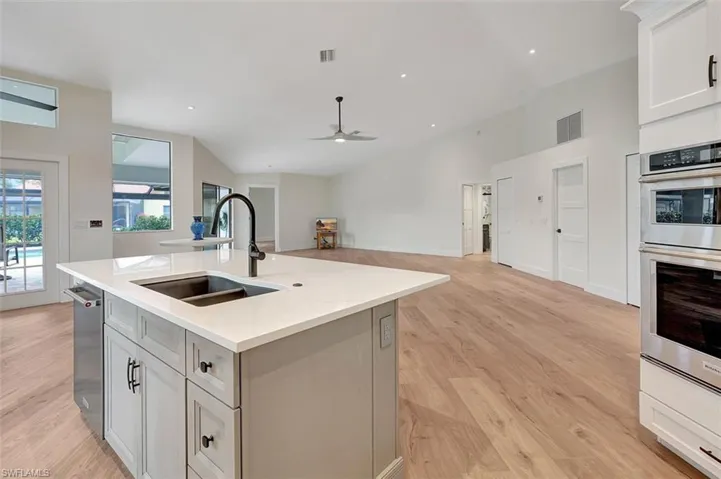 12921  Kelly Bay  CT, Fort Myers, FL 33908