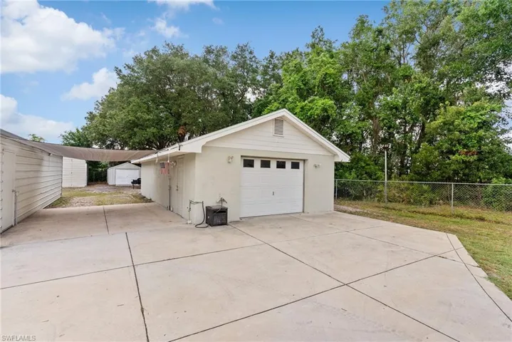 Air Conditioned Garage with Electricity and Water.