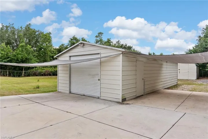 Garage with Electricity and Water.