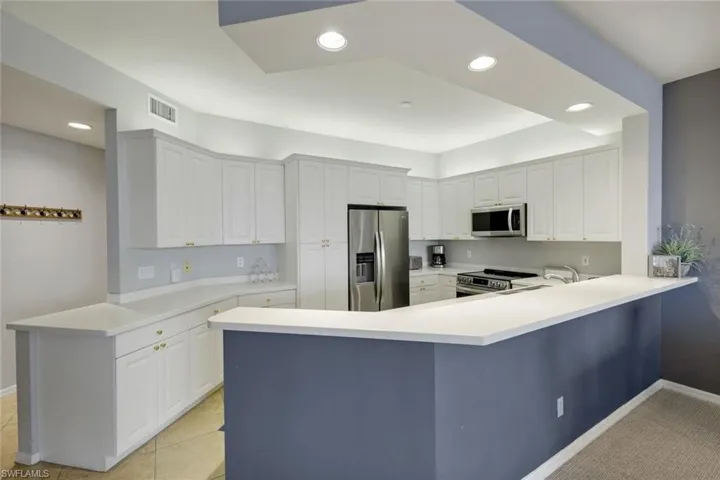 410 Flagship Dr 605, Naples, Florida 34108