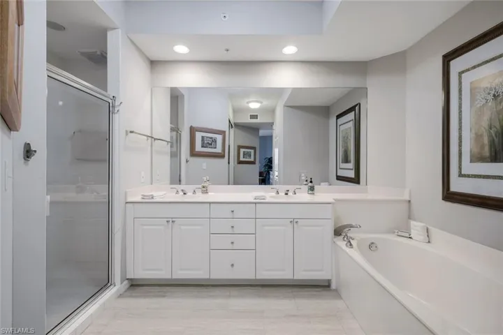 410 Flagship Dr 605, Naples, Florida 34108