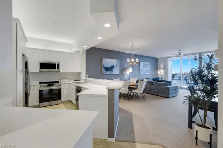 410 Flagship Dr 605, Naples, Florida 34108