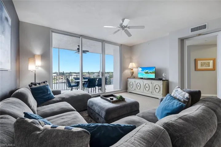 410 Flagship Dr 605, Naples, Florida 34108