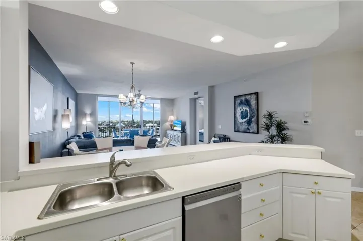410 Flagship Dr 605, Naples, Florida 34108