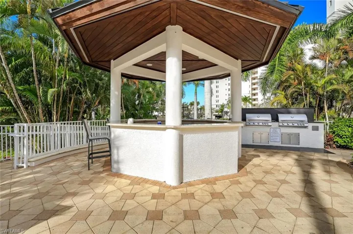 410 Flagship Dr 605, Naples, Florida 34108
