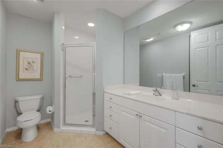 410 Flagship Dr 605, Naples, Florida 34108