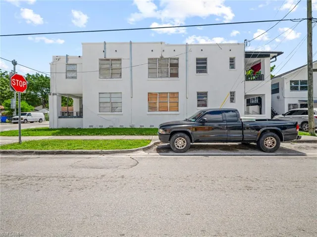 View of apartment building / complex