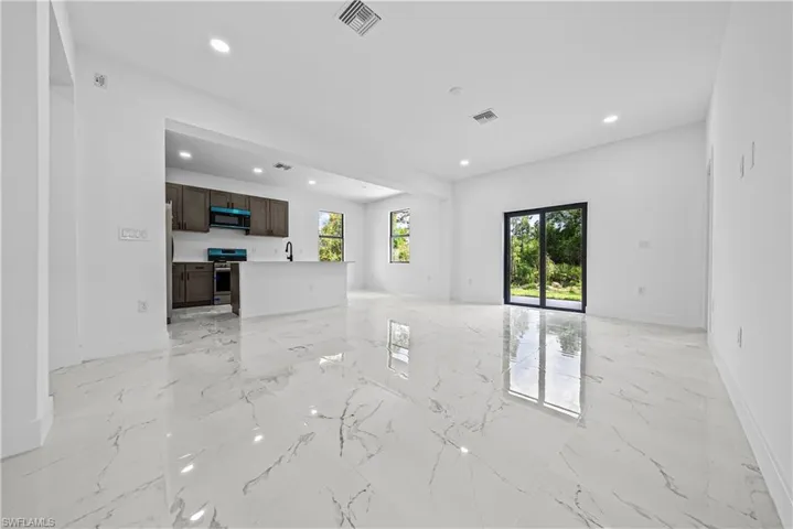 2810 73rd St W, Lehigh Acres, Florida 33971