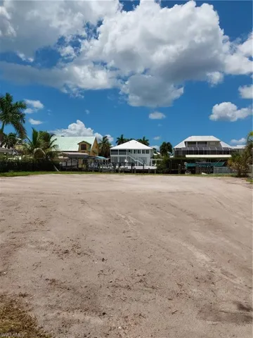18196 Cutlass Dr, Fort Myers Beach, Florida 33931