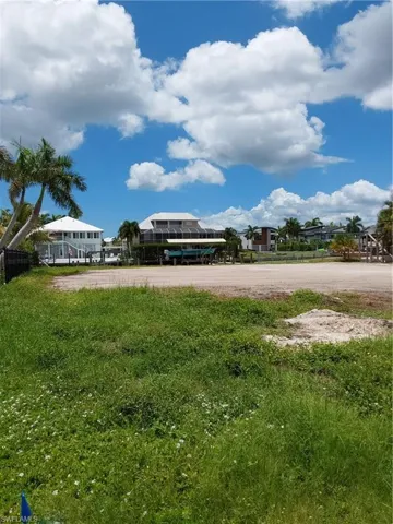 18196 Cutlass Dr, Fort Myers Beach, Florida 33931