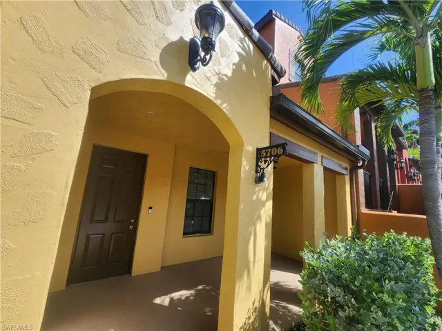 9071 Albion Ln N 5706, Naples, Florida 34113