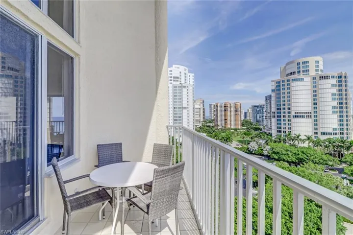 4041  Gulf Shore N BLVD, Naples, FL 34103