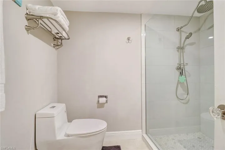 4041  Gulf Shore N BLVD, Naples, FL 34103