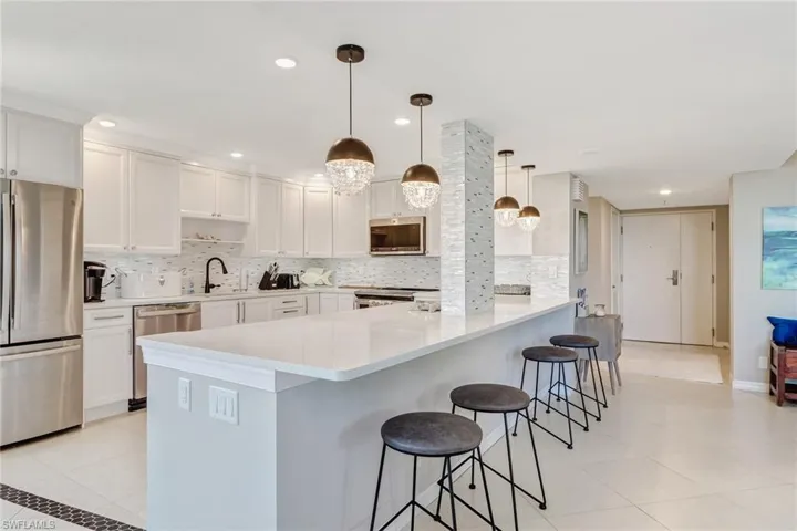4041  Gulf Shore N BLVD, Naples, FL 34103