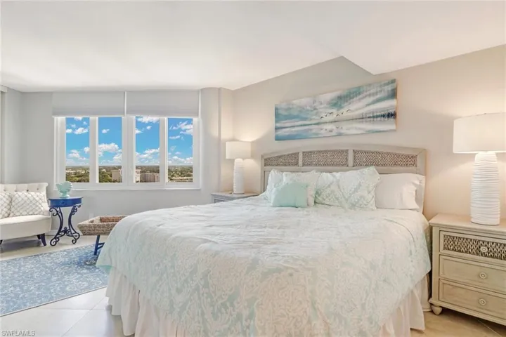 4041  Gulf Shore N BLVD, Naples, FL 34103