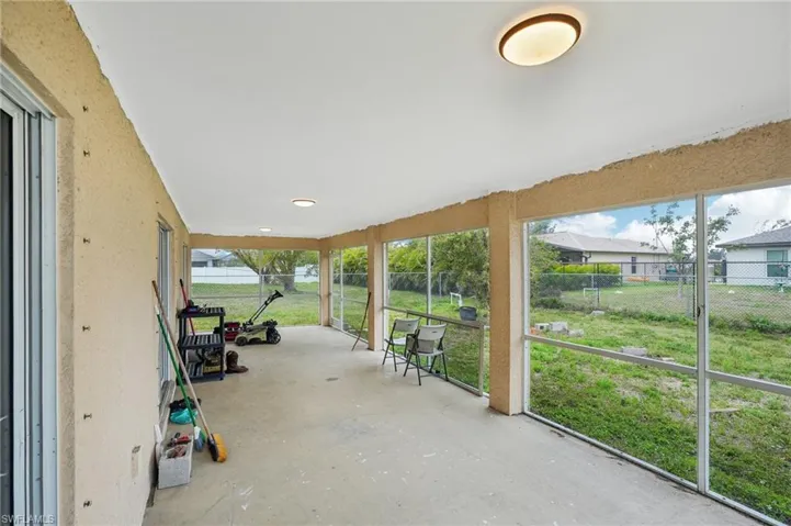 1818 NE 2nd  AVE, Cape Coral, FL 33909