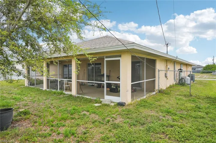 1818 NE 2nd  AVE, Cape Coral, FL 33909