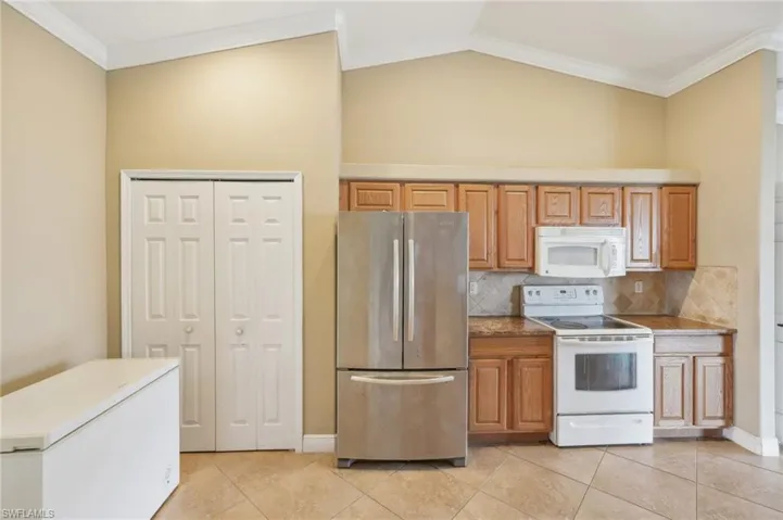 1818 NE 2nd  AVE, Cape Coral, FL 33909