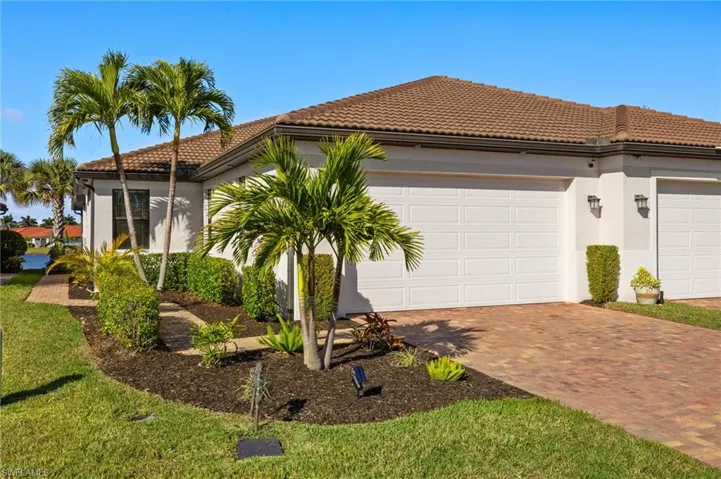 1561  Oceania S DR, Naples, FL 34113