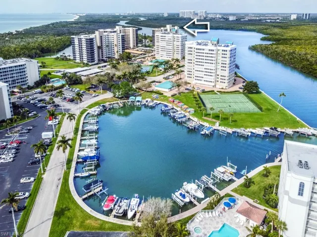 17 Bluebill AVE # 104, NAPLES FL 34108