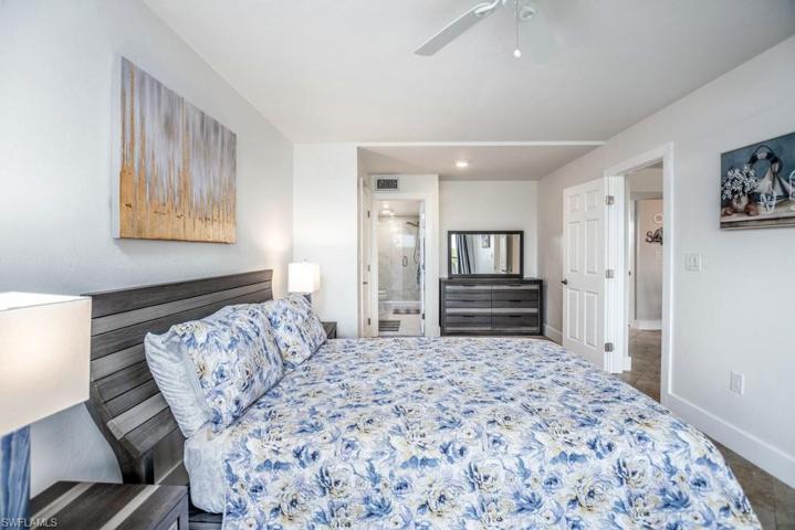 17 Bluebill AVE # 104, NAPLES FL 34108