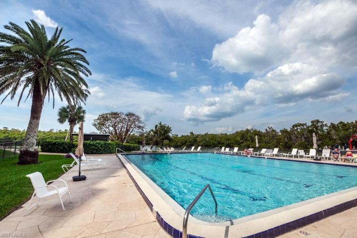 17 Bluebill AVE # 104, NAPLES FL 34108
