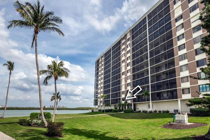 17 Bluebill AVE # 104, NAPLES FL 34108