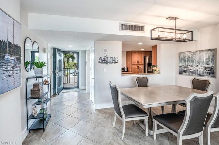17 Bluebill AVE # 104, NAPLES FL 34108