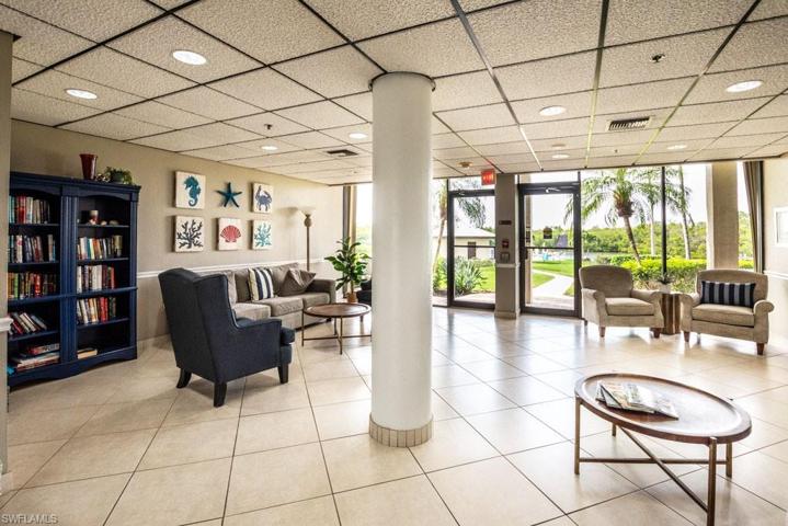 17 Bluebill AVE # 104, NAPLES FL 34108