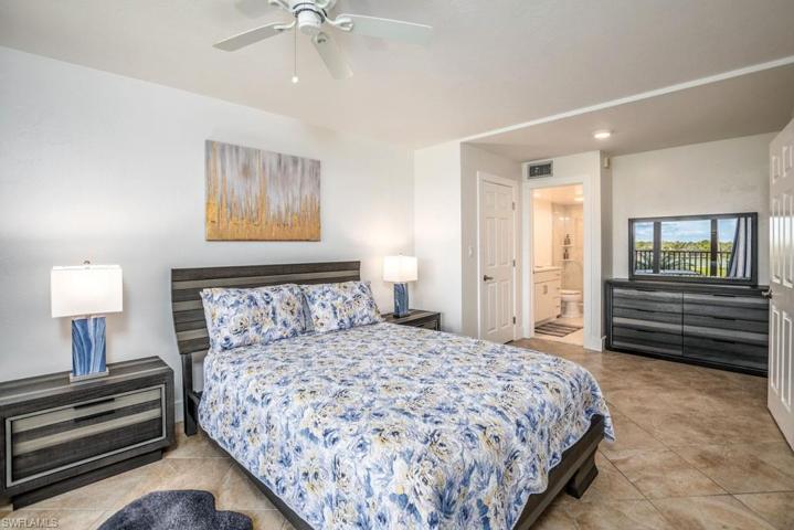 17 Bluebill AVE # 104, NAPLES FL 34108