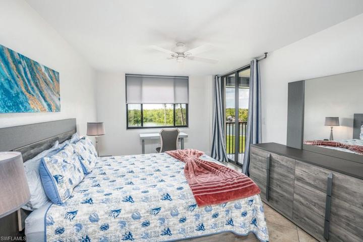 17 Bluebill AVE # 104, NAPLES FL 34108