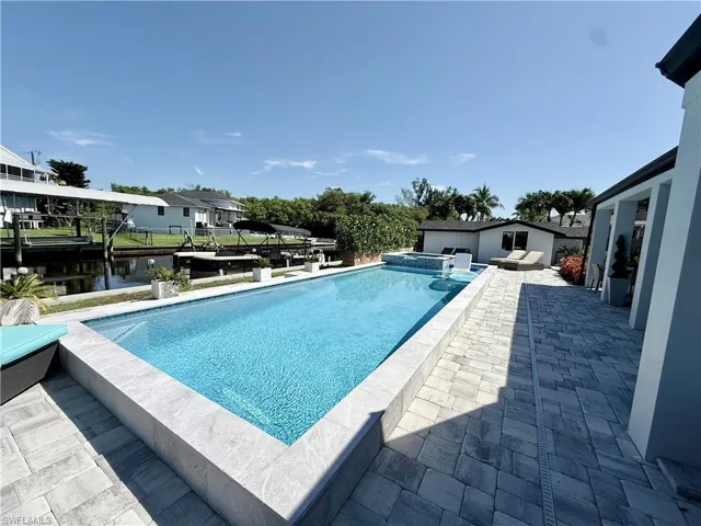 122 E North Shore Ave, North Fort Myers, Florida 33917