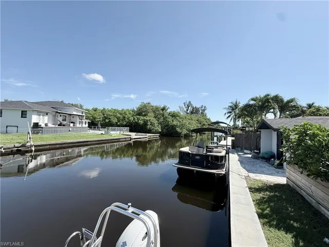 122 E North Shore Ave, North Fort Myers, Florida 33917