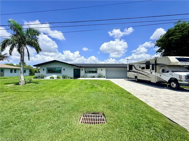 122 E North Shore Ave, North Fort Myers, Florida 33917