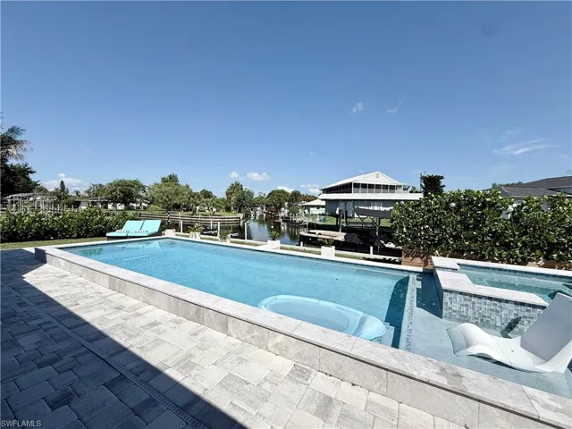 122 E North Shore Ave, North Fort Myers, Florida 33917