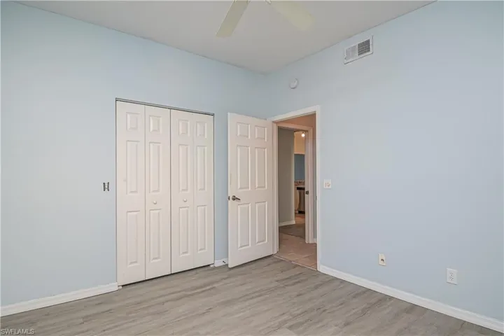 240  Robin Hood  CIR, Naples, FL 34104
