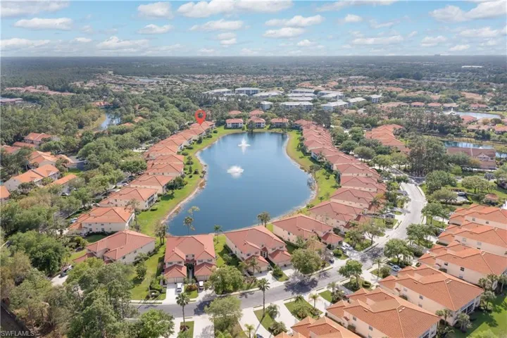 240  Robin Hood  CIR, Naples, FL 34104