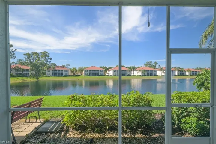 240  Robin Hood  CIR, Naples, FL 34104