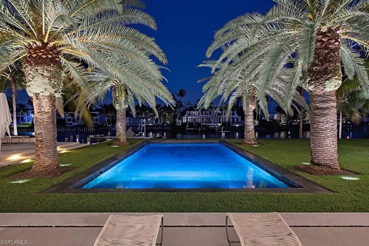 3655  Fort Charles  DR, Naples, FL 34102