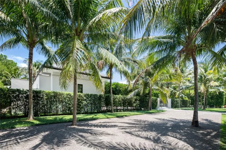 3655  Fort Charles  DR, Naples, FL 34102