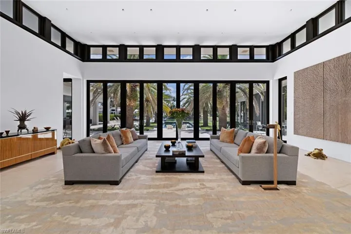 3655  Fort Charles  DR, Naples, FL 34102
