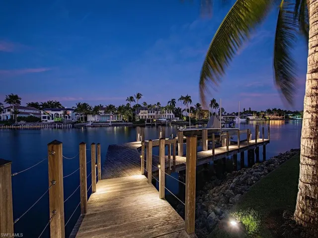 3655  Fort Charles  DR, Naples, FL 34102