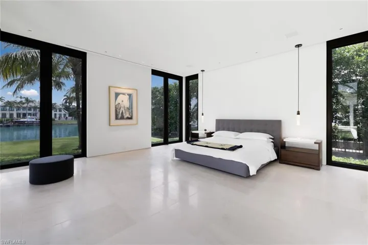 3655  Fort Charles  DR, Naples, FL 34102