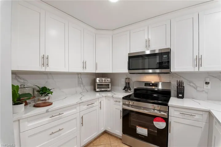 1528 SW 29th  ST, Cape Coral, FL 33914