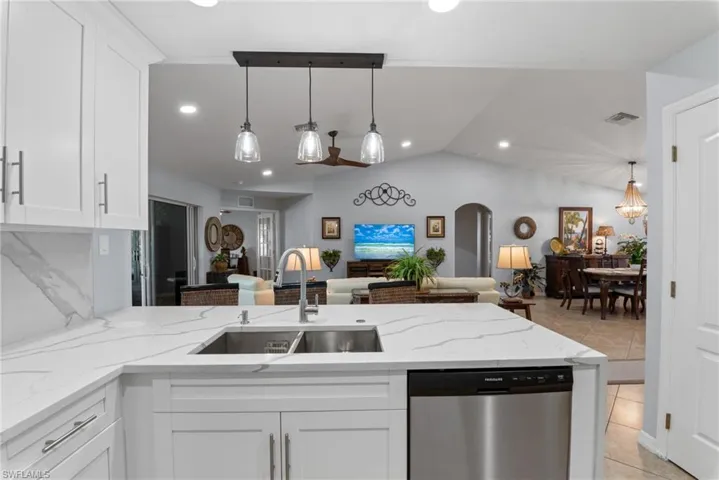 1528 SW 29th  ST, Cape Coral, FL 33914